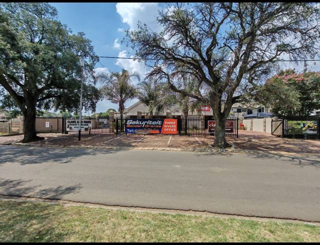 414M² OFFICE FOR SALE IN THREE RIVERS